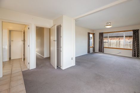 Photo of property in 32 Bentley Street, Russley, Christchurch, 8042