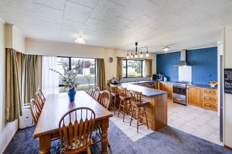 Photo of property in 1422 Woodstock Avenue, Mayfair, Hastings, 4122