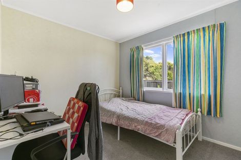 Photo of property in 44 Tamahere Drive, Glenfield, Auckland, 0629