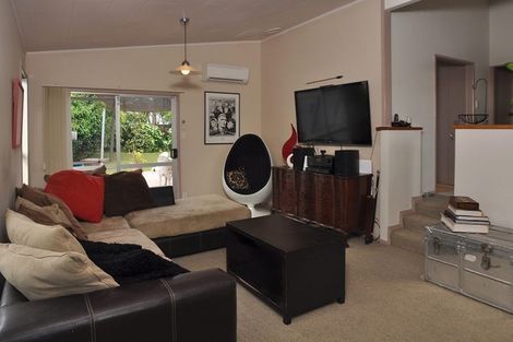 Photo of property in 15 Salamanca Road, Sunnynook, Auckland, 0620