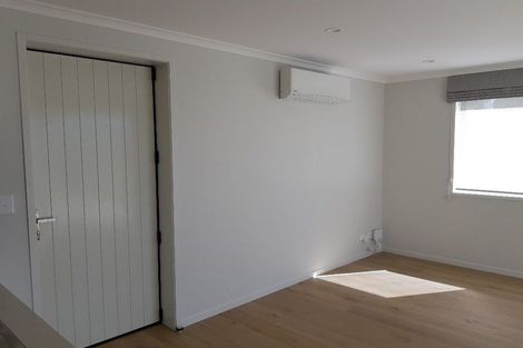 Photo of property in 2 Patariki Way, Beach Haven, Auckland, 0626