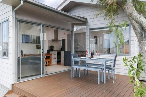 Photo of property in 1/124 Bucklands Beach Road, Bucklands Beach, Auckland, 2012