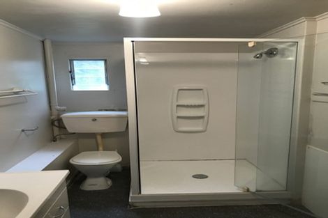 Photo of property in 1/37 Parr Terrace, Castor Bay, Auckland, 0620