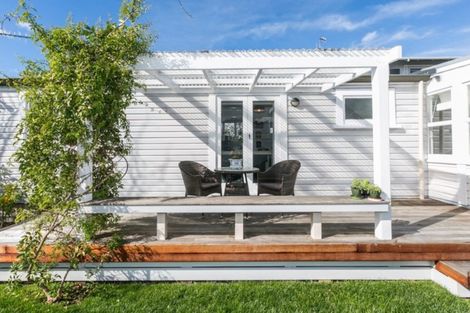 Photo of property in 105 Georges Drive, Napier South, Napier, 4110