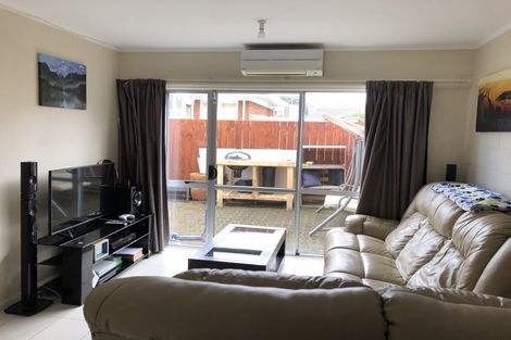 Photo of property in 3/5 Glen Road, Browns Bay, Auckland, 0630