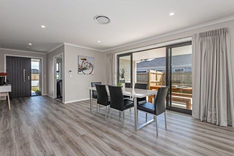 Photo of property in 20 Atlantic Drive, Fitzherbert, Palmerston North, 4410