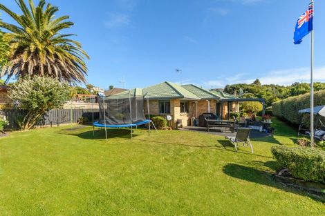 Photo of property in 10 Wouldbank Way, Welcome Bay, Tauranga, 3112