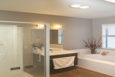 Photo of property in 5a Dovedale Avenue, Ilam, Christchurch, 8041