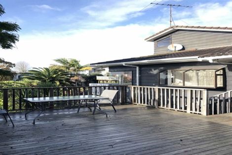 Photo of property in 3/431 East Coast Road, Mairangi Bay, Auckland, 0630