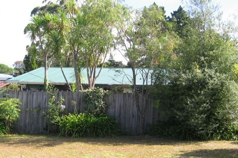 Photo of property in 4 Seaton Road, Murrays Bay, Auckland, 0630