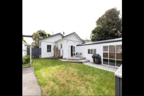 Photo of property in 7 Peace Avenue, Moturoa, New Plymouth, 4310