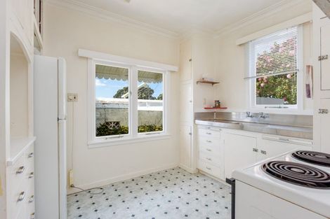 Photo of property in 2/48 Churchill Road, Murrays Bay, Auckland, 0630