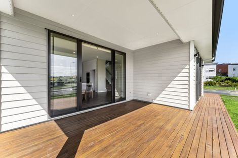 Photo of property in 1 Parkview Drive, Gulf Harbour, Whangaparaoa, 0930