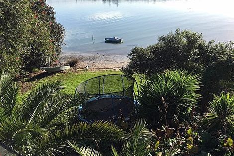 Photo of property in 2/33 Beresford Street, Bayswater, Auckland, 0622