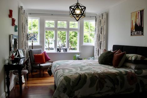 Photo of property in 18 Fernlea Avenue, Karori, Wellington, 6012