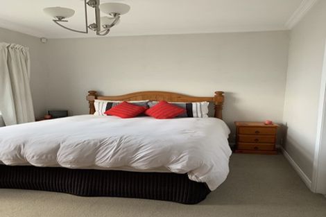 Photo of property in 6 Wood Street, Takaro, Palmerston North, 4410