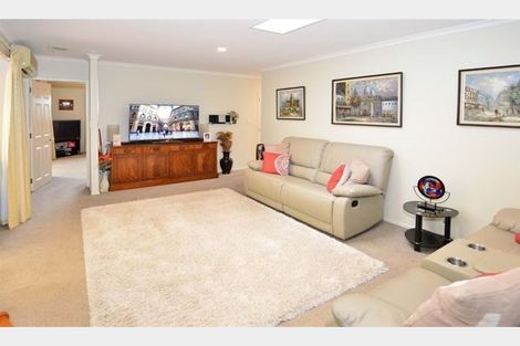 Photo of property in 50 Serene Place, Gulf Harbour, Whangaparaoa, 0930