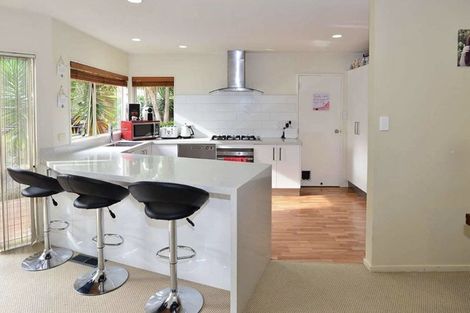 Photo of property in 31 Rifleman Rise, Unsworth Heights, Auckland, 0632