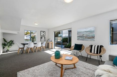 Photo of property in 2/69a Chivalry Road, Glenfield, Auckland, 0629