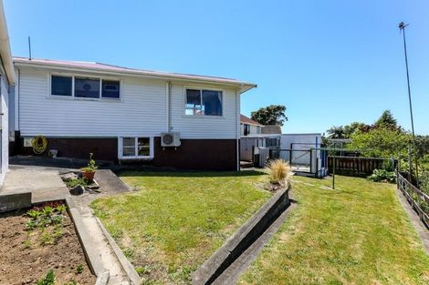 Photo of property in 18 Endeavour Street, Marfell, New Plymouth, 4310