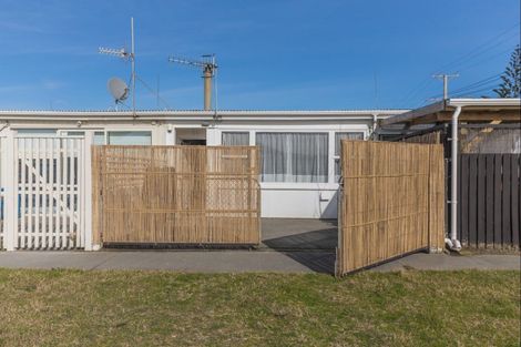 Photo of property in 1/2 Himatangi Street, Himatangi Beach, Foxton, 4891
