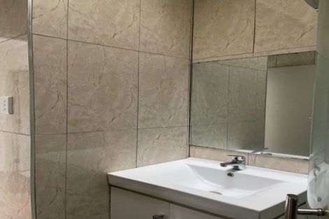 Photo of property in 5/106 West Coast Road, Glen Eden, Auckland, 0602