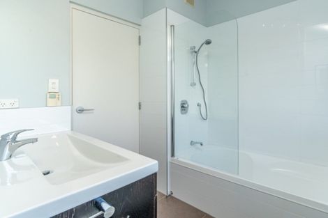 Photo of property in 4 Advene Road, Cockle Bay, Auckland, 2014