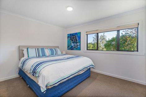 Photo of property in 16 Tarapatiki Drive, Whitianga, 3510