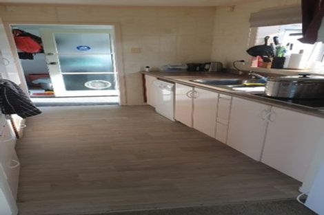 Photo of property in 24 Serwayne Place, Sunnyvale, Auckland, 0612