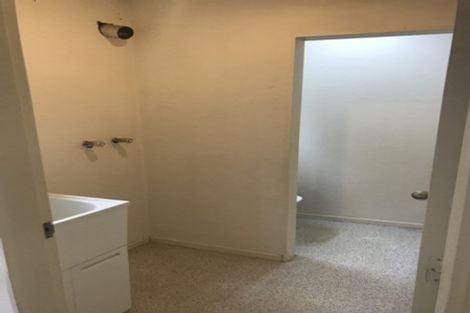 Photo of property in 1/2 Malcolm Lane, Thorndon, Wellington, 6011