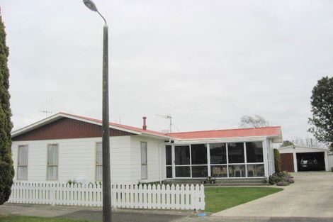 Photo of property in 17 Charles Street, Levin, 5510