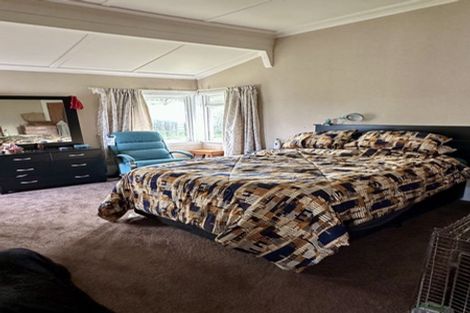Photo of property in 306 South Road, Omata, New Plymouth, 4374