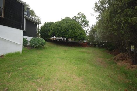 Photo of property in 21 Amberley Avenue, Te Atatu South, Auckland, 0610