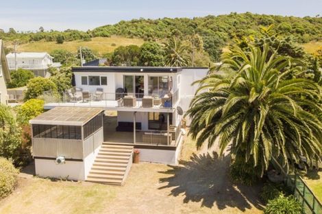 Photo of property in 57 Pinedale Crescent, Riversdale Beach, Masterton, 5872