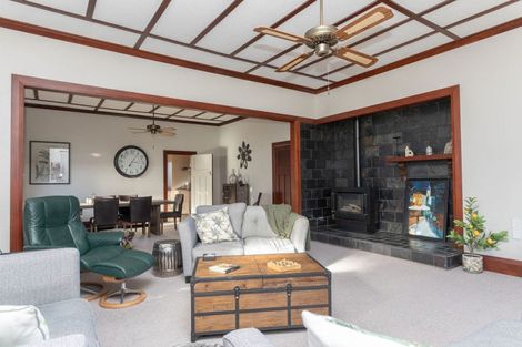 Photo of property in 24 Chamberlain Street, Dannevirke, 4930