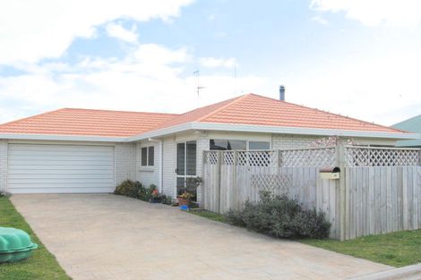 Photo of property in 90 Evans Road, Papamoa Beach, Papamoa, 3118