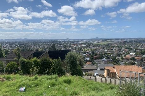 Photo of property in 11 Bartells Drive, Goodwood Heights, Auckland, 2105