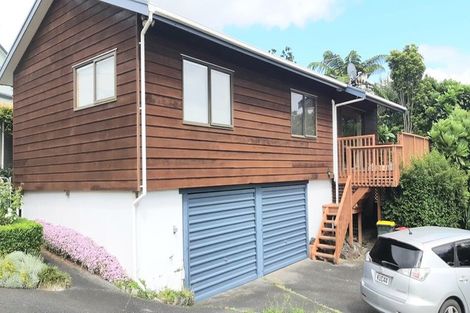 Photo of property in 2/9 Bronzewing Terrace, Unsworth Heights, Auckland, 0632