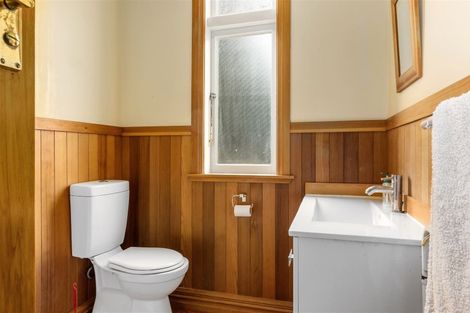 Photo of property in 102 Wexford Road, Miramar, Wellington, 6022