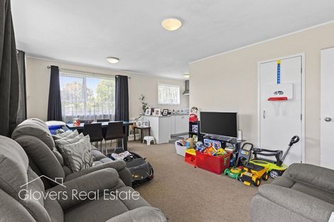 Photo of property in 5/89 Bruce Mclaren Road, Henderson, Auckland, 0612