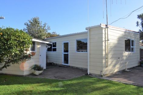 Photo of property in 9 Old Coach Road South, Otaki Beach, Otaki, 5512