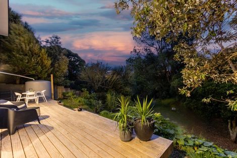 Photo of property in 50 Dale Road, Raumati South, Paraparaumu, 5032