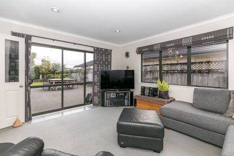 Photo of property in 30 Waiwherowhero Drive, St Andrews, Hamilton, 3200