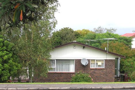 Photo of property in 5a Tirimoana Road, Te Atatu South, Auckland, 0602