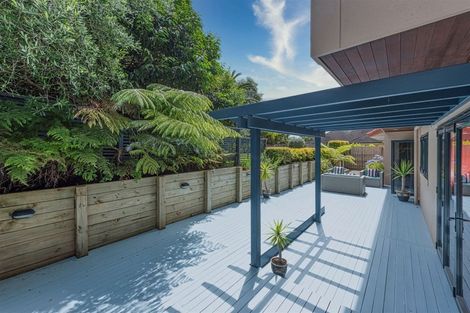 Photo of property in 25 Hogarth Rise, West Harbour, Auckland, 0618