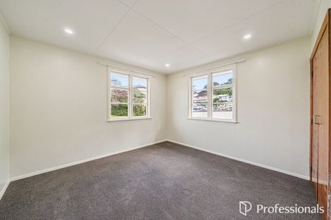 Photo of property in 1 Wakefield Terrace, Tawa, Wellington, 5028