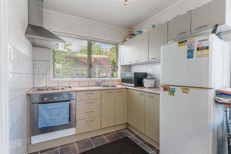 Photo of property in 2/4 Roys Road, Weymouth, Auckland, 2103