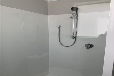 Photo of property in 10a Mcgreal Place, Weymouth, Auckland, 2103