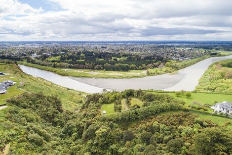 Photo of property in 76 Cashmere Drive, Fitzherbert, Palmerston North, 4410