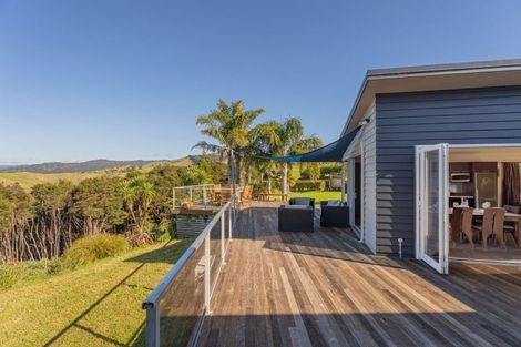 Photo of property in 16 Tironui Place, Whitianga, 3510